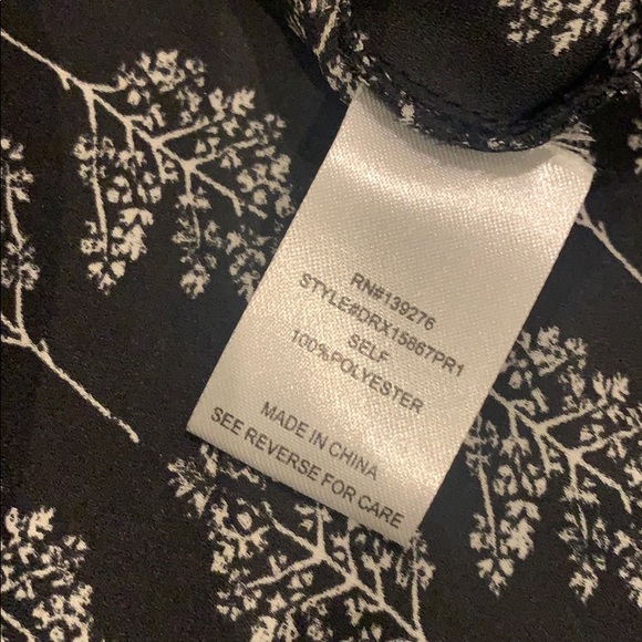 DR2 Blouse with Cutout Shoulders - Picture 4 of 4